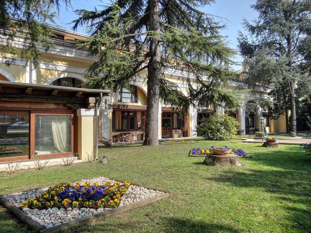 El Rustego Hotel Rubano Bagian luar foto
