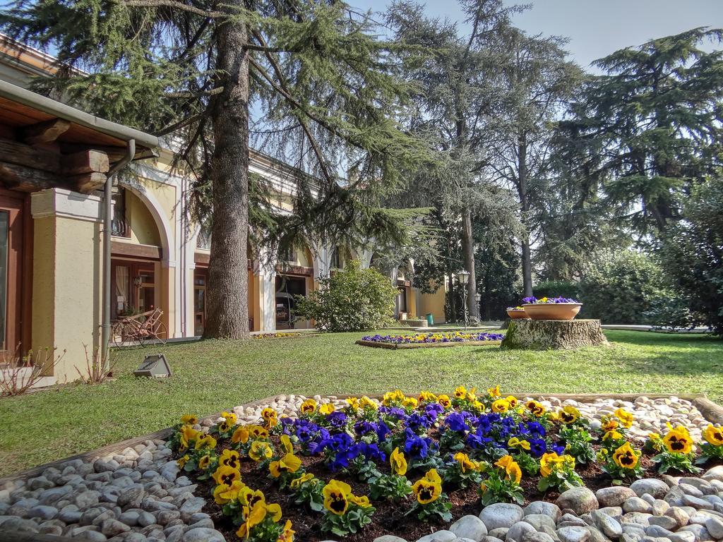 El Rustego Hotel Rubano Bagian luar foto