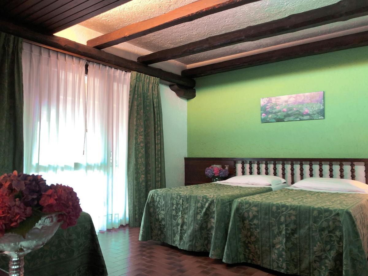 El Rustego Hotel Rubano Bagian luar foto